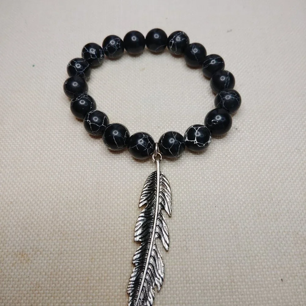 Black Crackle Agate Stretch Bracelet Silver Tone Feather Charm